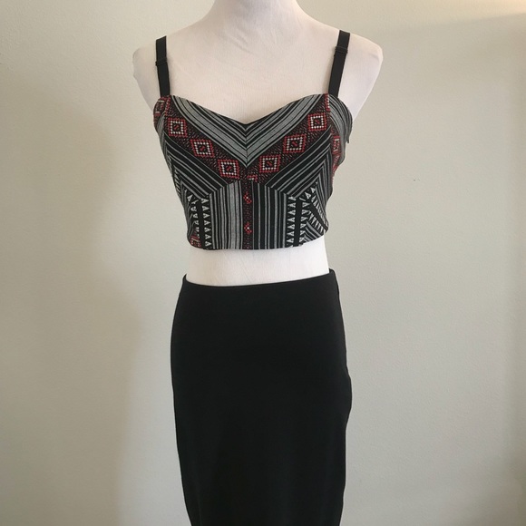 Design Lab Crop Top - Picture 2 of 4